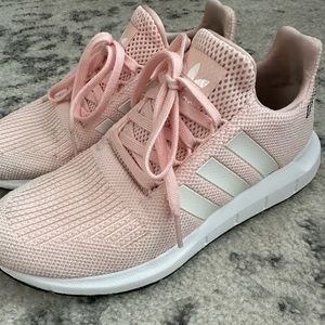 Adidas women’s pink swift run size 9